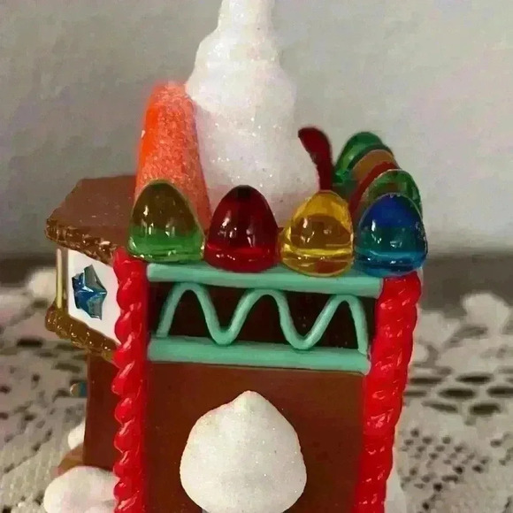 Hallmark Keepsakes 2013 Cinema- 8th in Noelville Series NEW Christmas Ornament - Picture 5 of 8